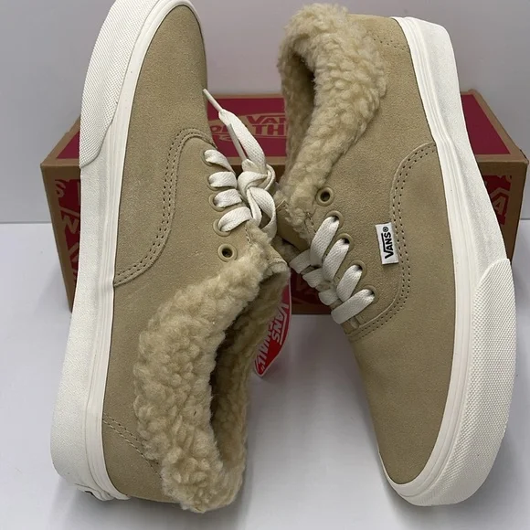 Vans WMNS Tan Fleece-Lined Sneakers Authentic Sherpa
Cozy Hug Mojave Desert - Picture 11 of 16
